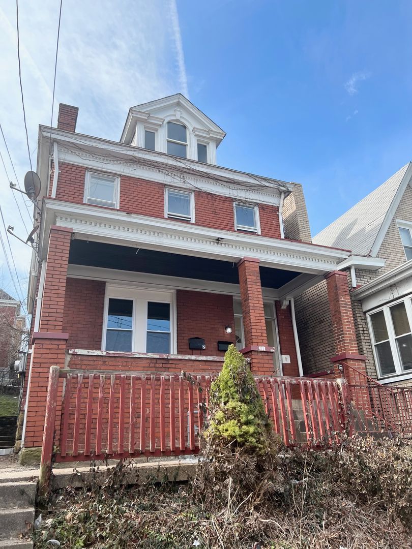 135 Koehler St unit Unit 1 – photo 1
