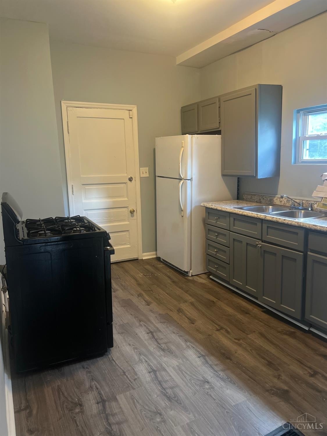 737 Wells St – photo 3