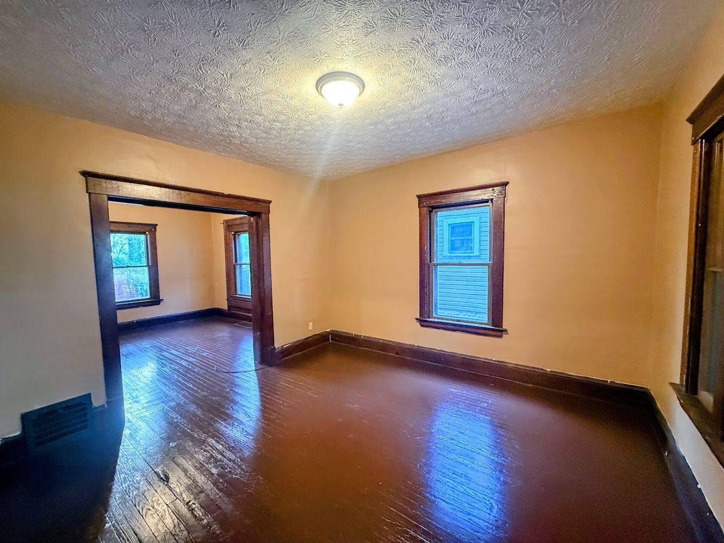 638 Merton Ave – photo 4