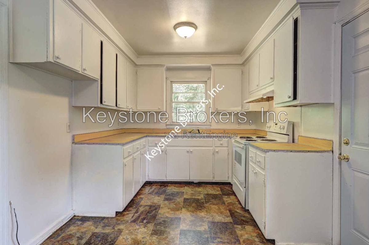 2634 Tredway Dr – photo 5