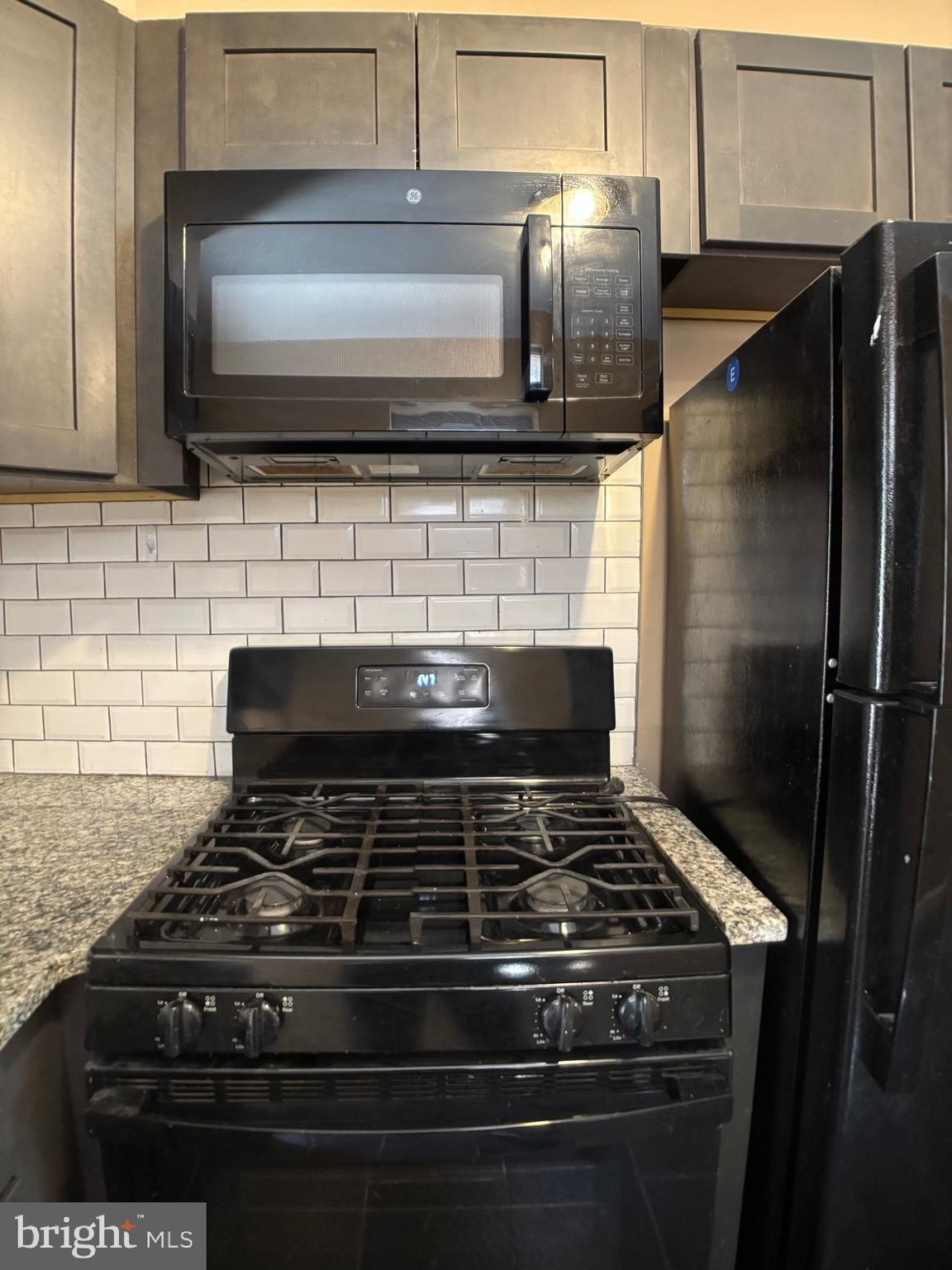 2054 Ann St – photo 5