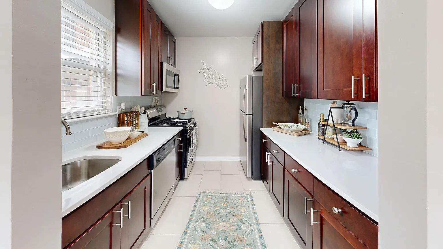 Metropark Station Apartments – photo 2