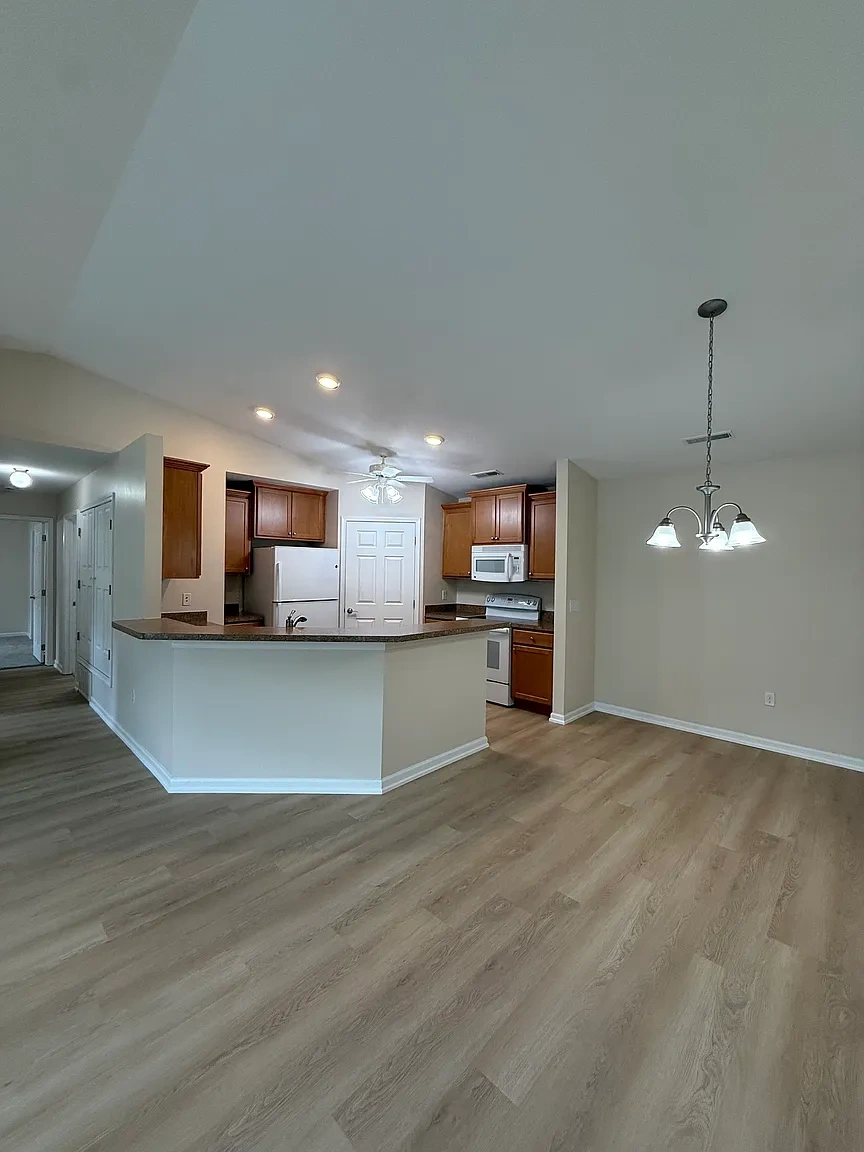 Wales Crossing Apartments – photo 5