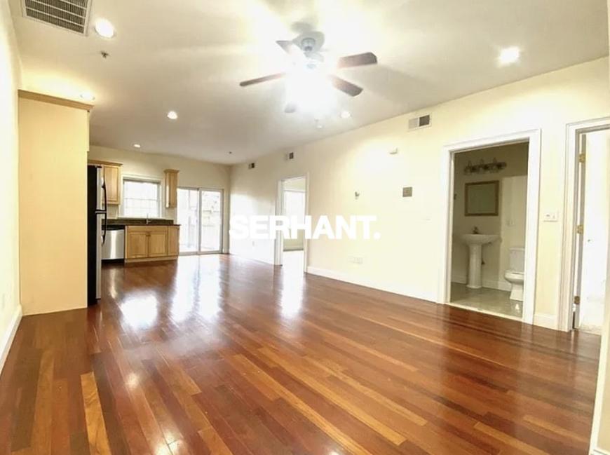 657 Bennington St – photo 4