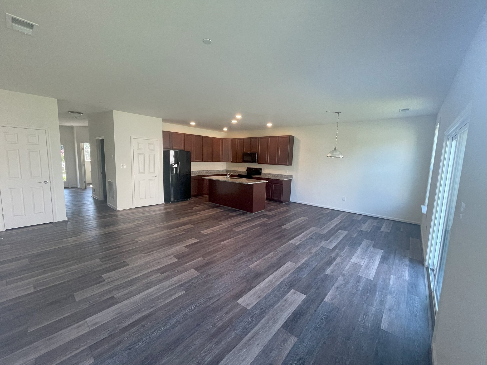 299 Thompson Ave – photo 1