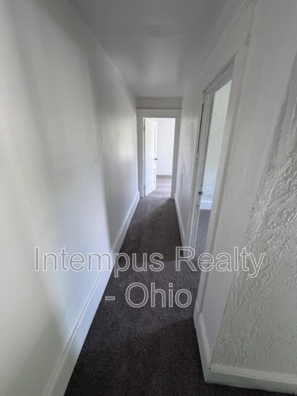550 W Myrtle Ave – photo 5