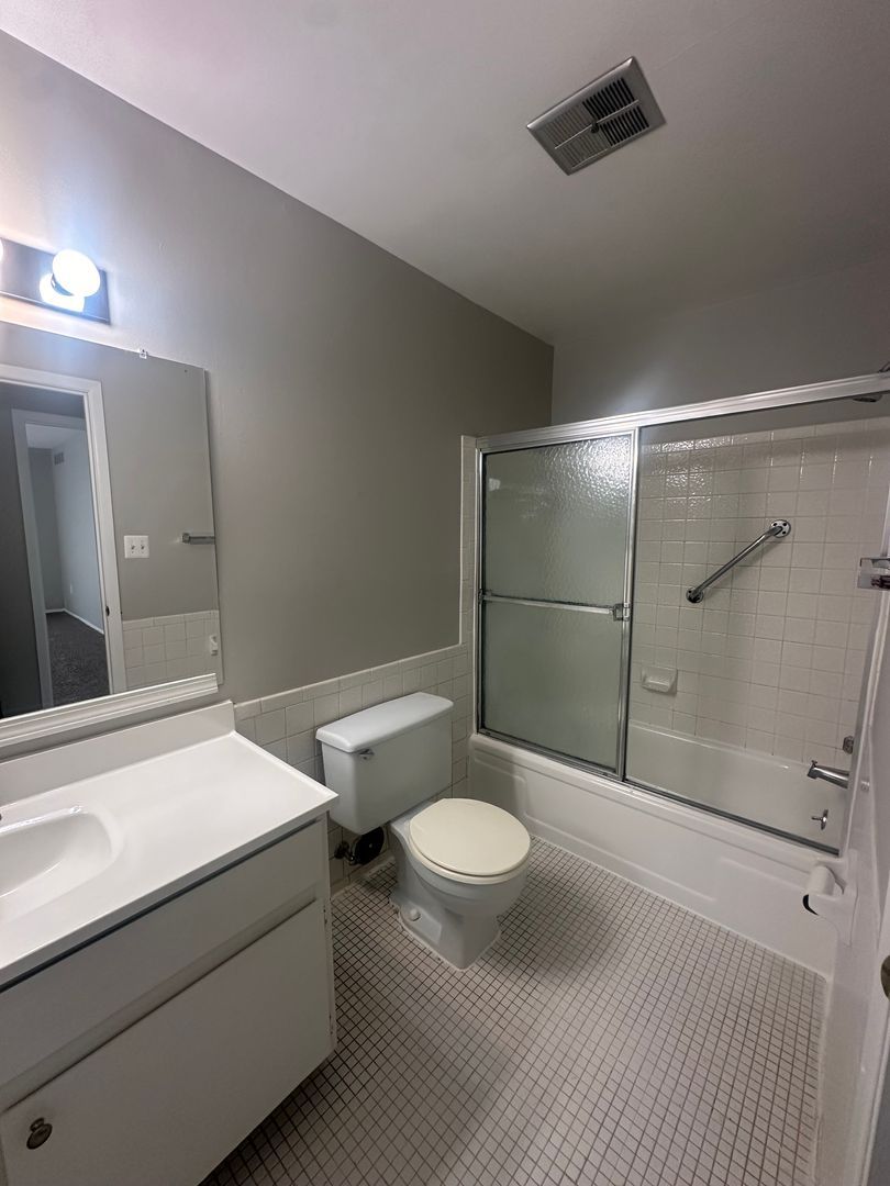 30250 W 12 Mile Rd unit C103 – photo 2