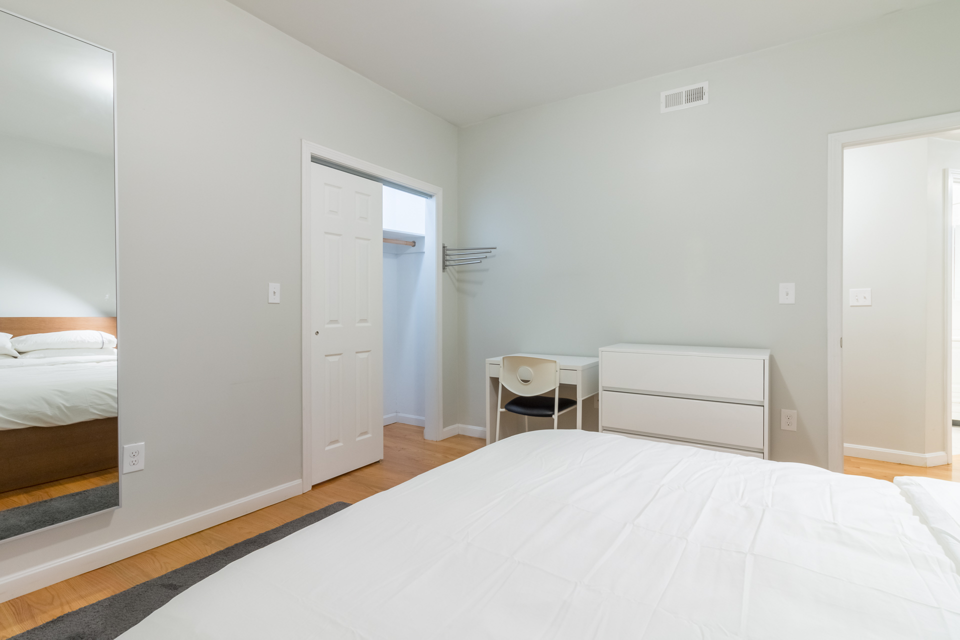1057 Saratoga St unit 4 – photo 2