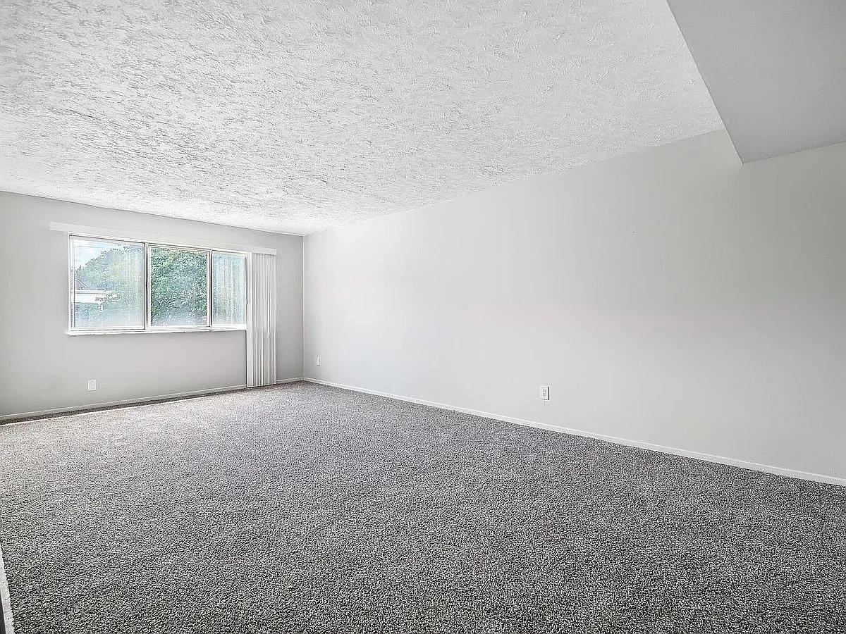 Heights Garden Apartments – photo 1