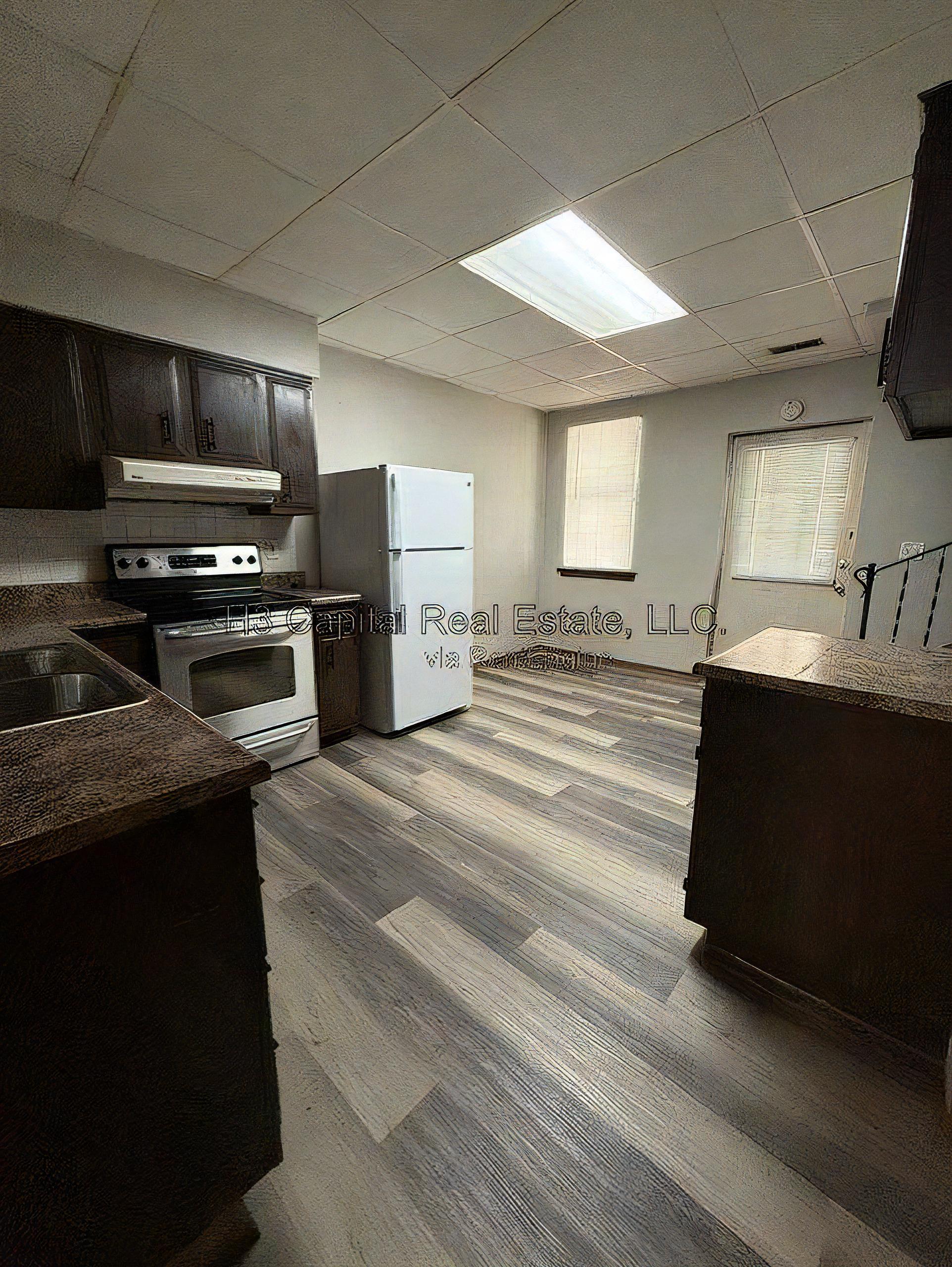 538 Mary Ave unit 3 – photo 4