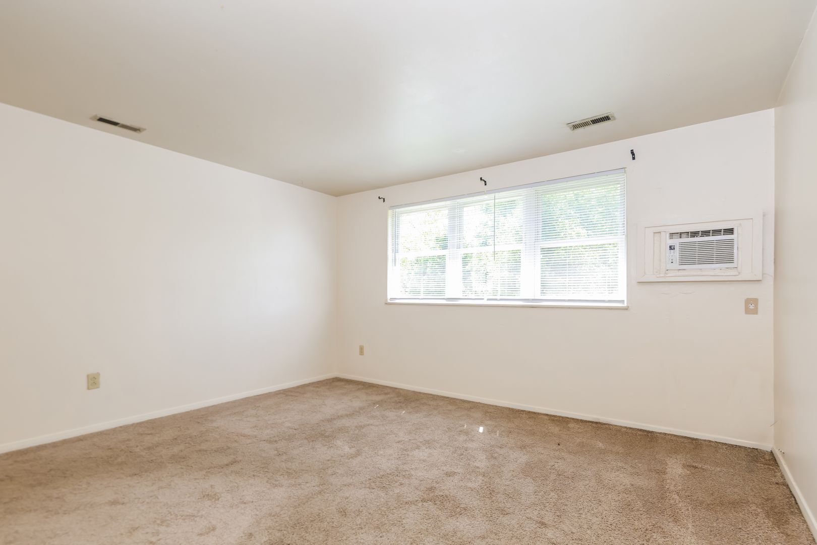 3611-3625 Charlotte Dr unit 3625 – photo 5