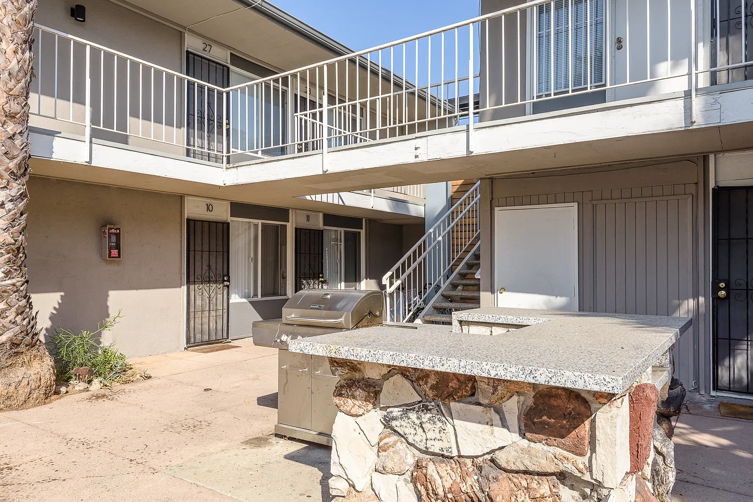 633 East 1st Street – photo 1