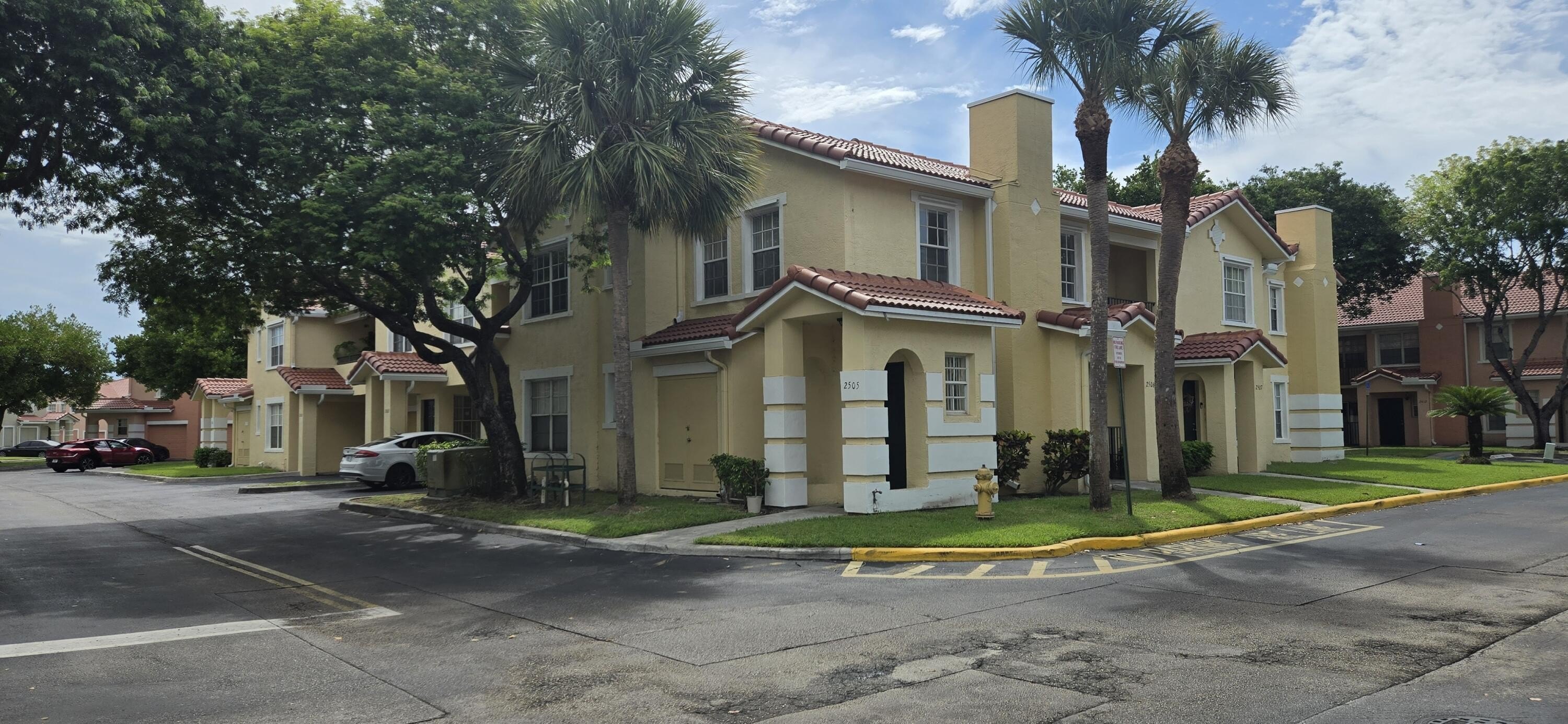 2505 Belmont Ln – photo 1