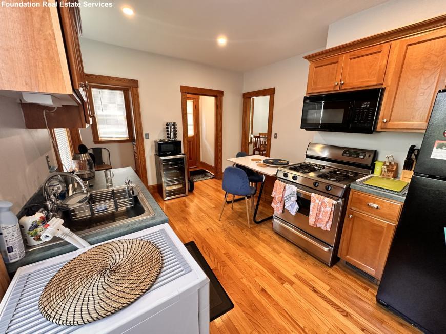 16 Middle St – photo 5