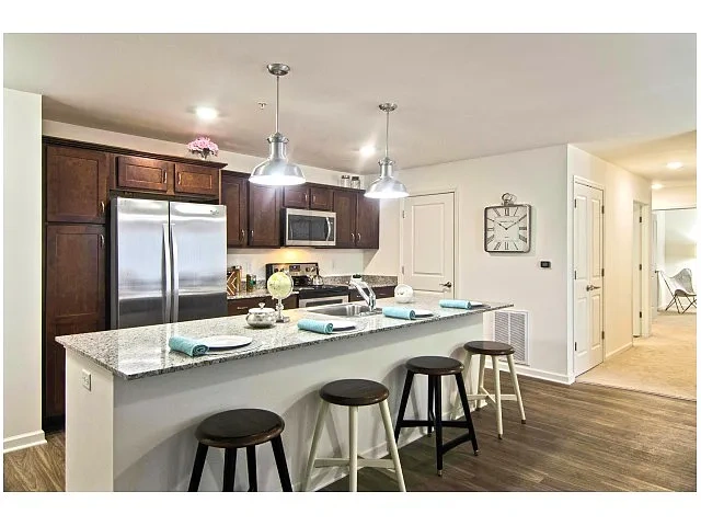 Van Allen Apartments – photo 3