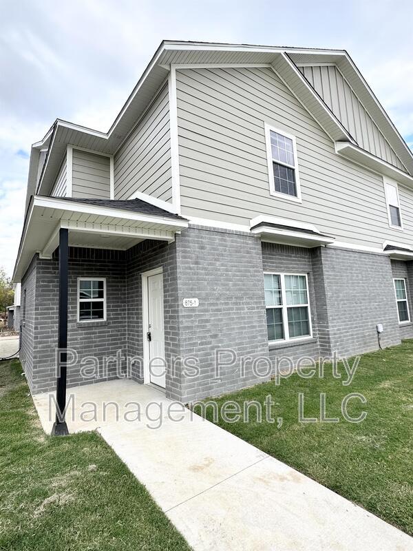 875 S Amarillo Ave unit 2 – photo 2