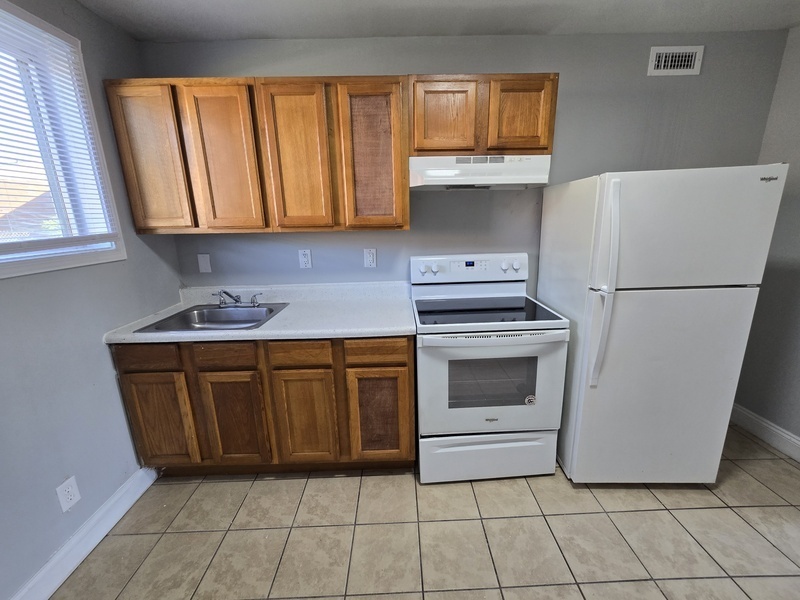 2108 Phaup St unit D – photo 2