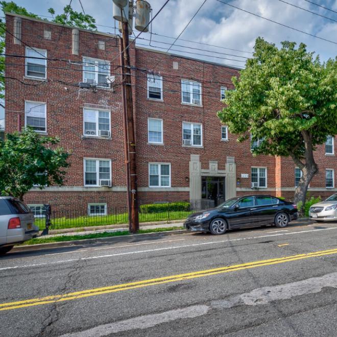 219 Upshur St NW – photo 1