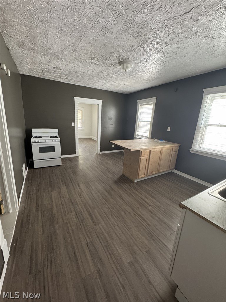 10209 Elwell Ave – photo 5