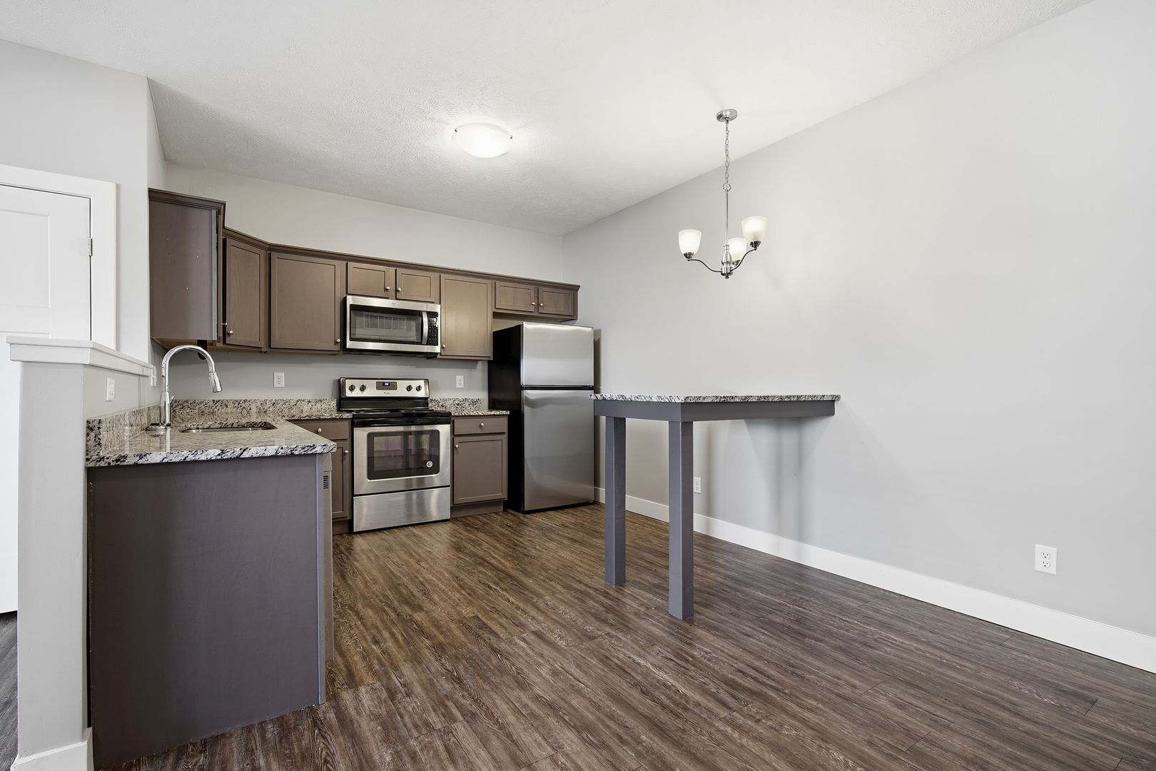 1031 Ekstam Dr unit 201 – photo 3