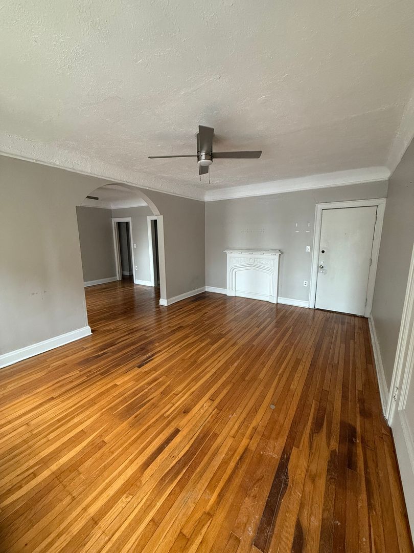 12065 Edgewater Dr unit 5 – photo 2