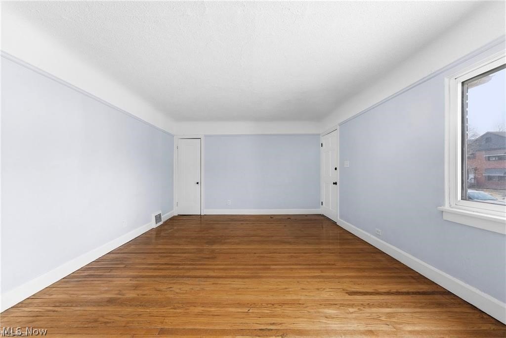 876 Eloise Dr #LOWER – photo 4