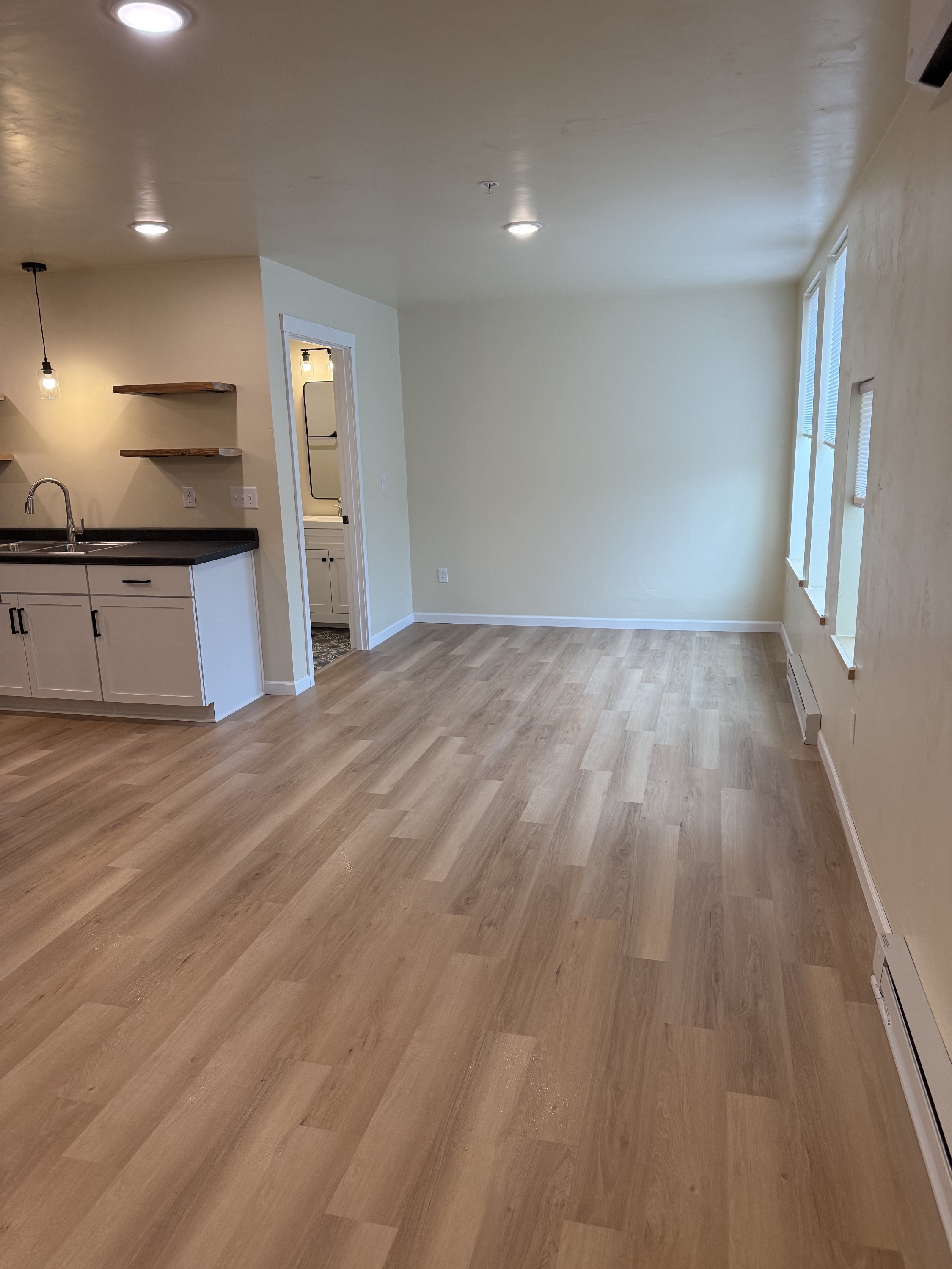 135 N 4th Ave unit 5 – photo 3