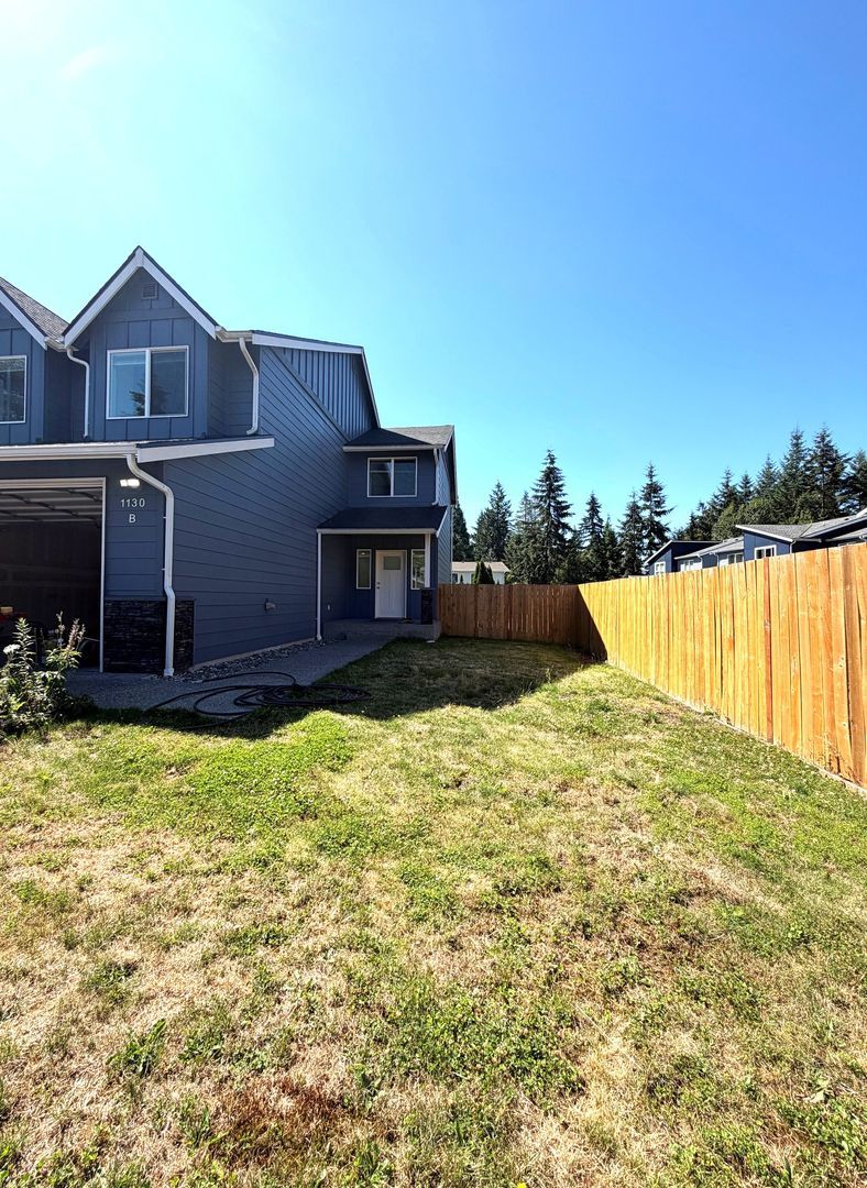 1130 131st St SE unit Unit B – photo 1