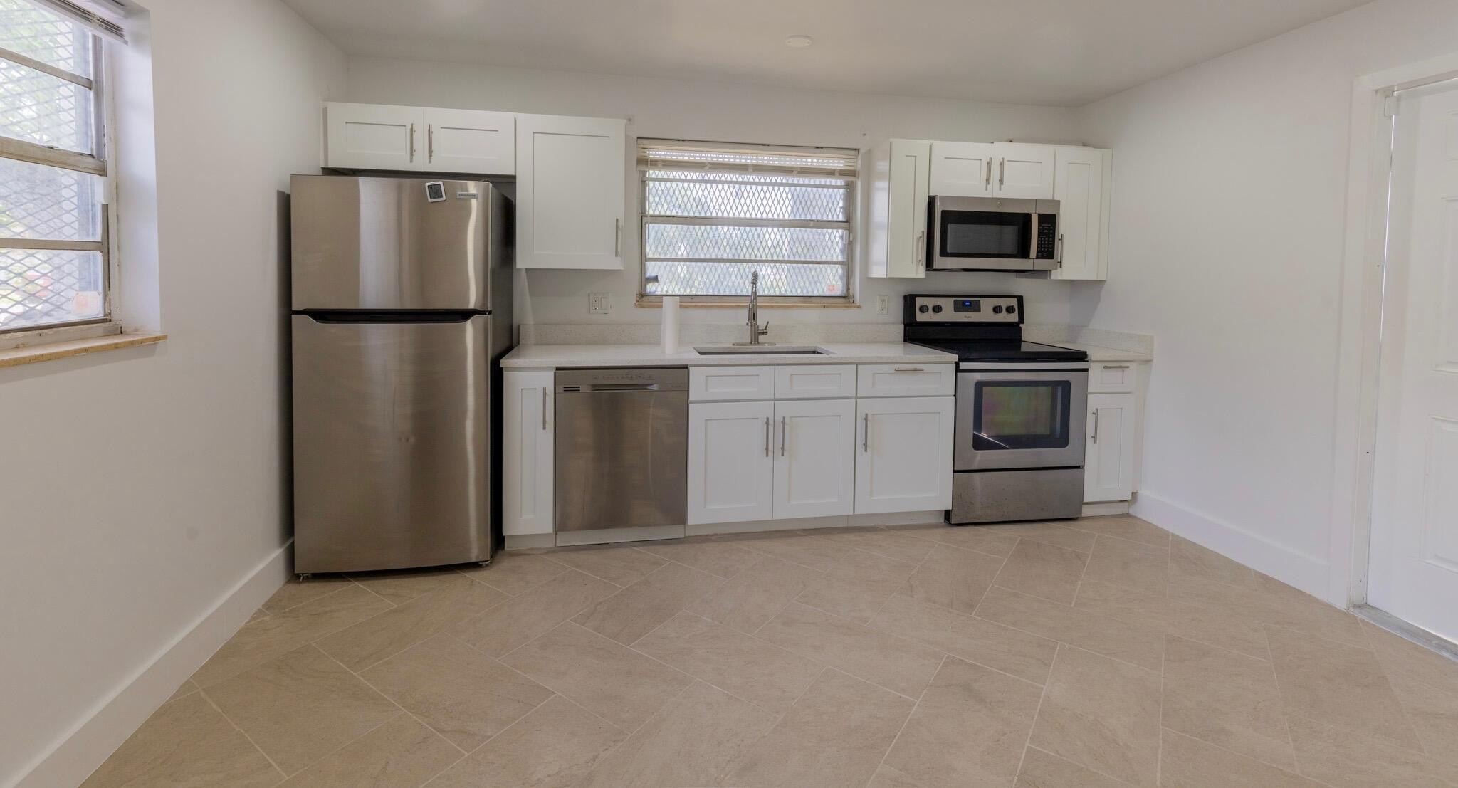 2921 NW 11th St #EAST – photo 3