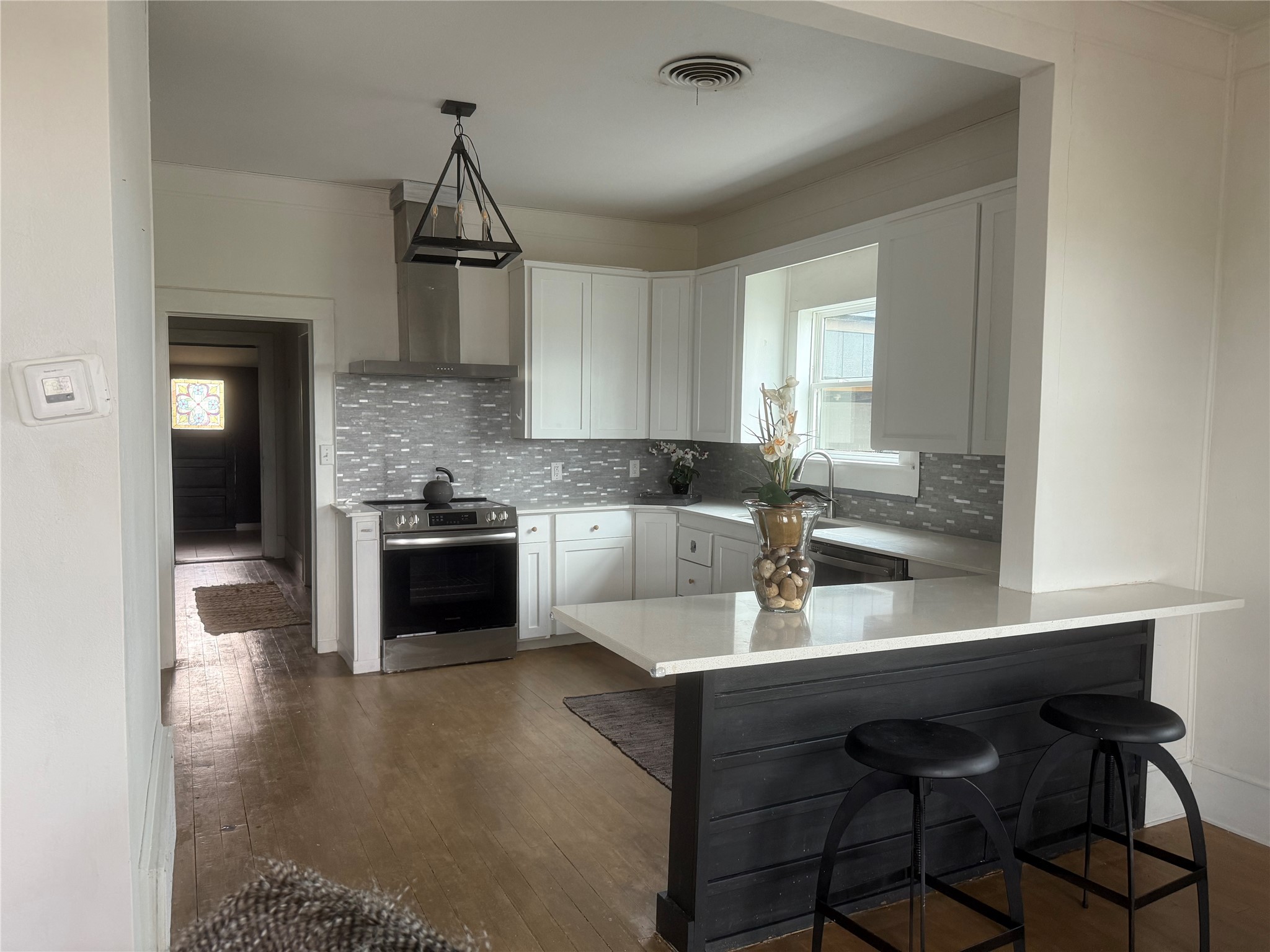 405 E College St – photo 5