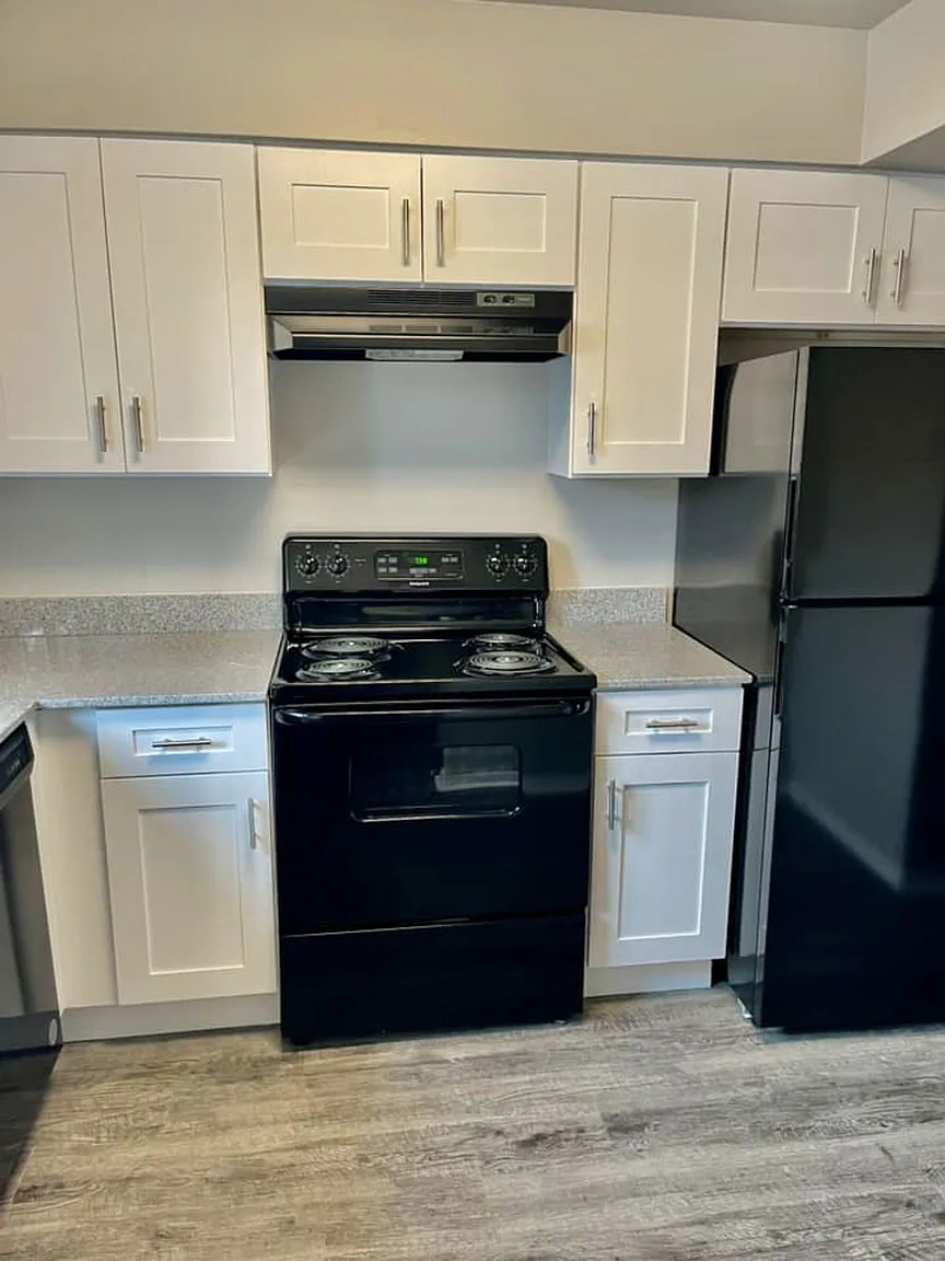 Black Hawk Apartments – photo 3