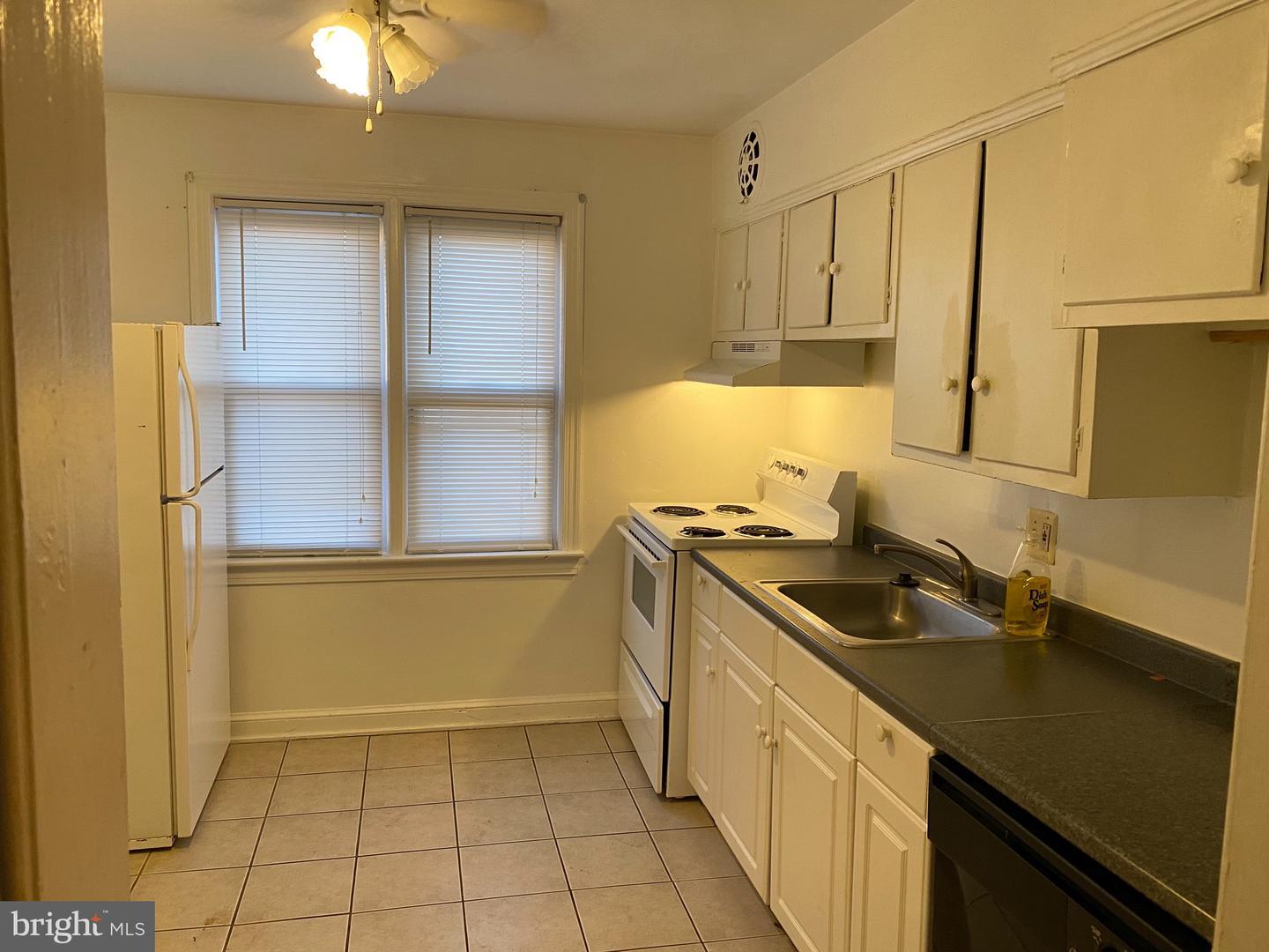 4236 Benning Rd NE unit 302 – photo 2