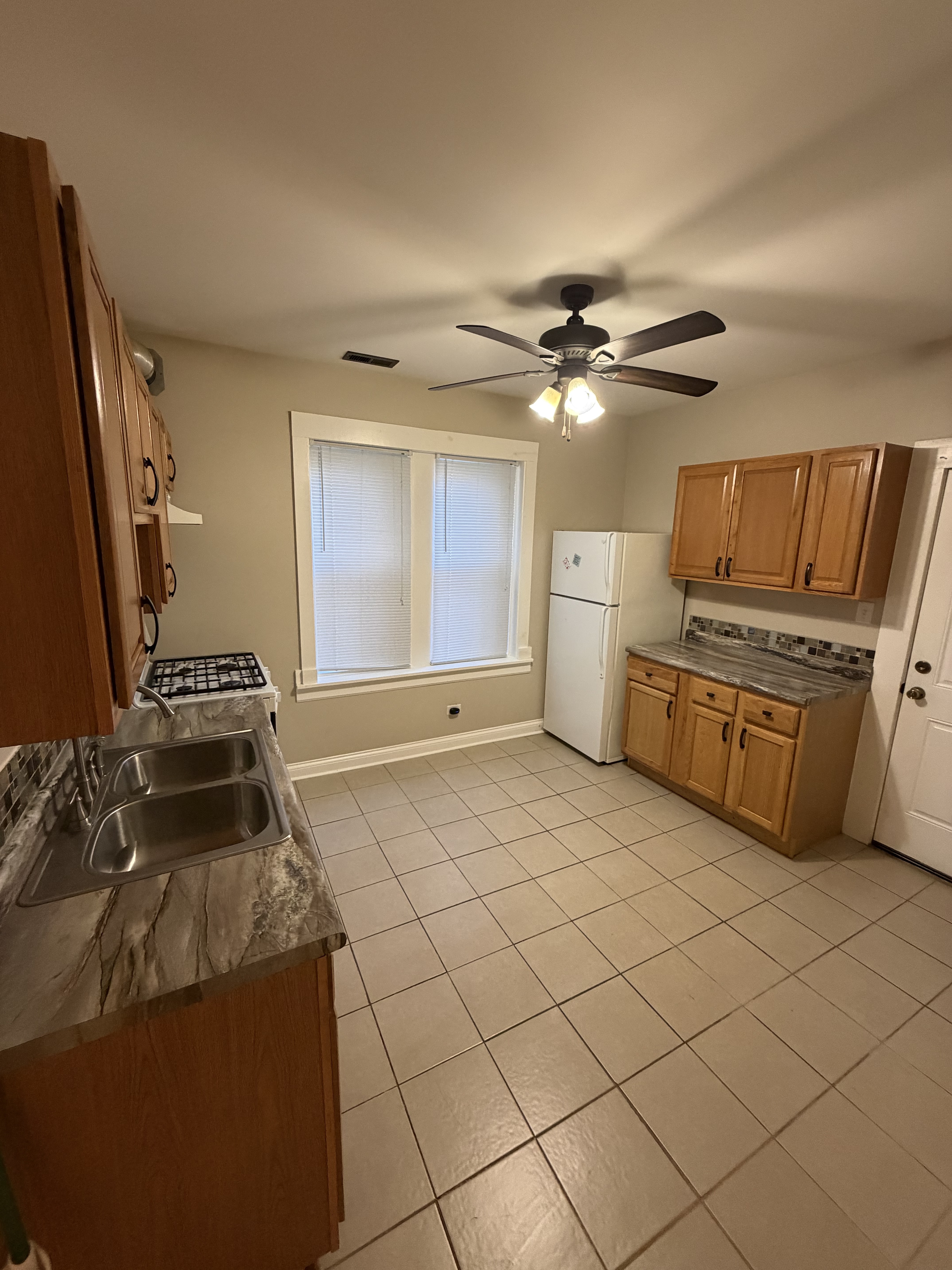 11320 S Prairie Ave unit Unit 1 – photo 2