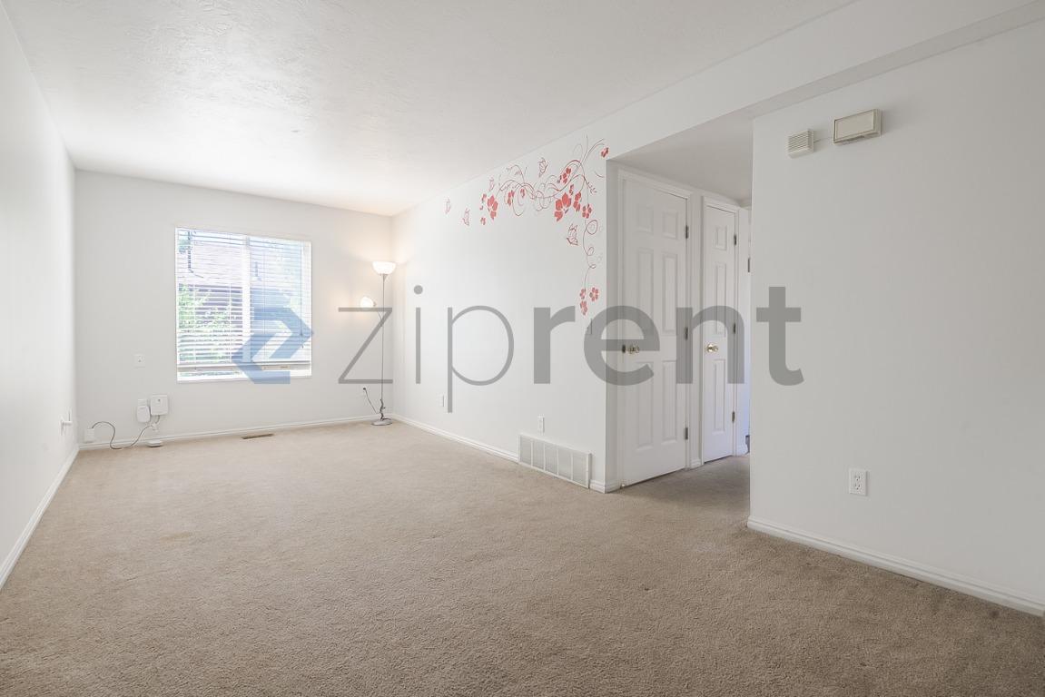 1024 West 700 S – photo 4