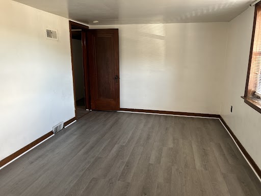 160 10th St unit (Bottom Apartment) – photo 5