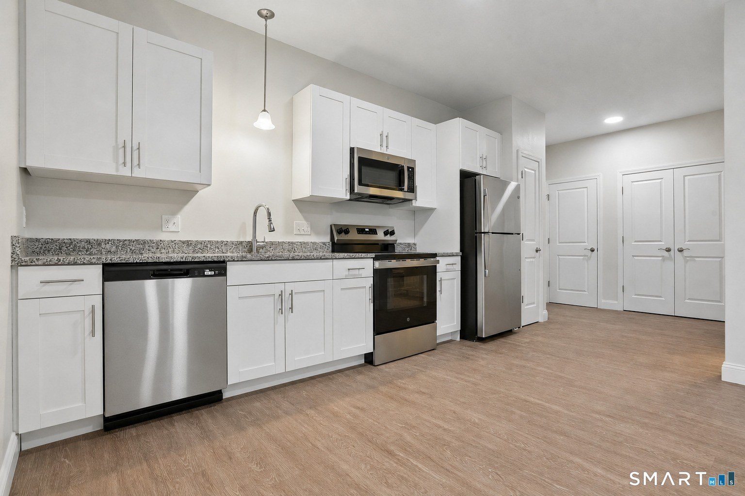 55 Steele Blvd #306 – photo 2