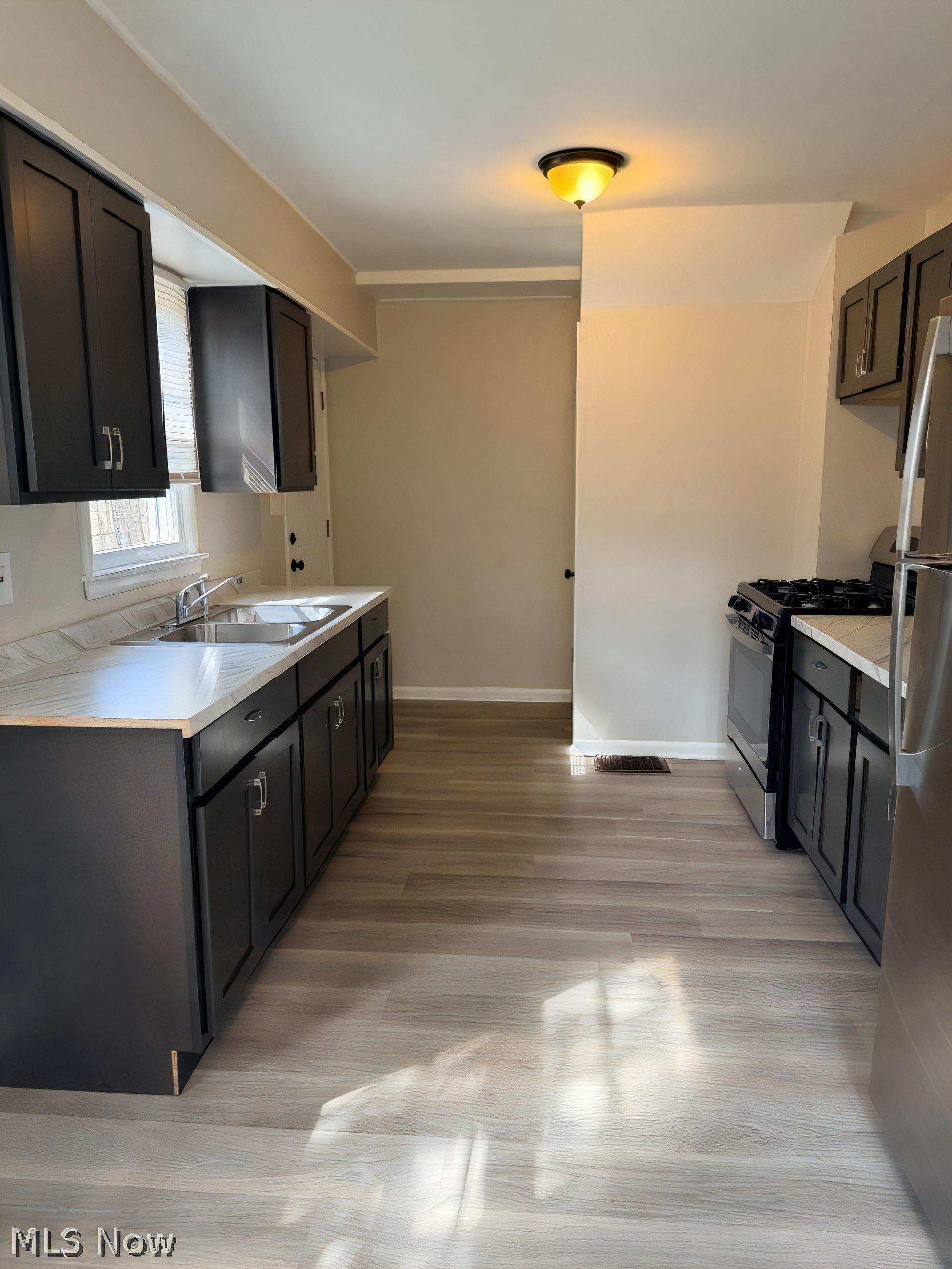 208 Barder Ave – photo 4
