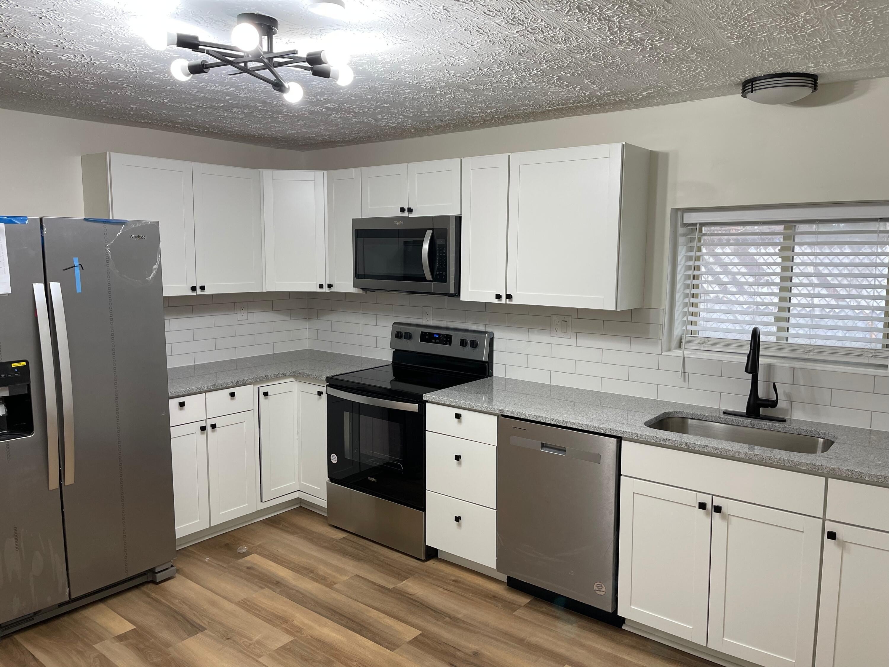 1855 Tanis Dr – photo 3
