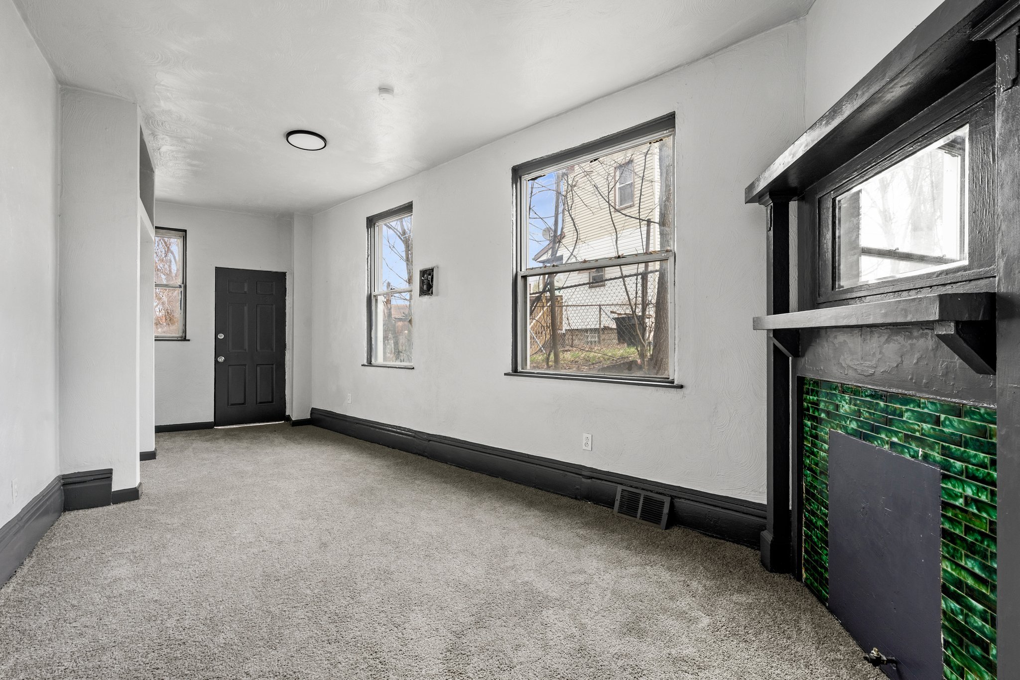 1306-1308 Complete St unit 1306-APT 1 – photo 2