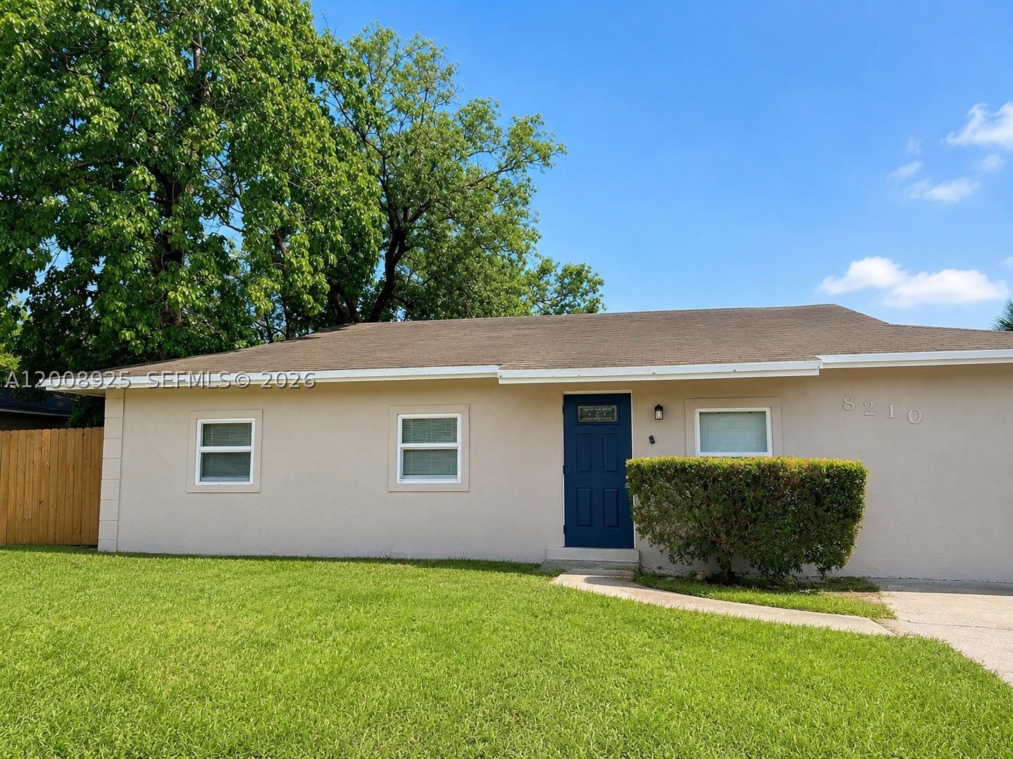 8210 SW 7th St – photo 1
