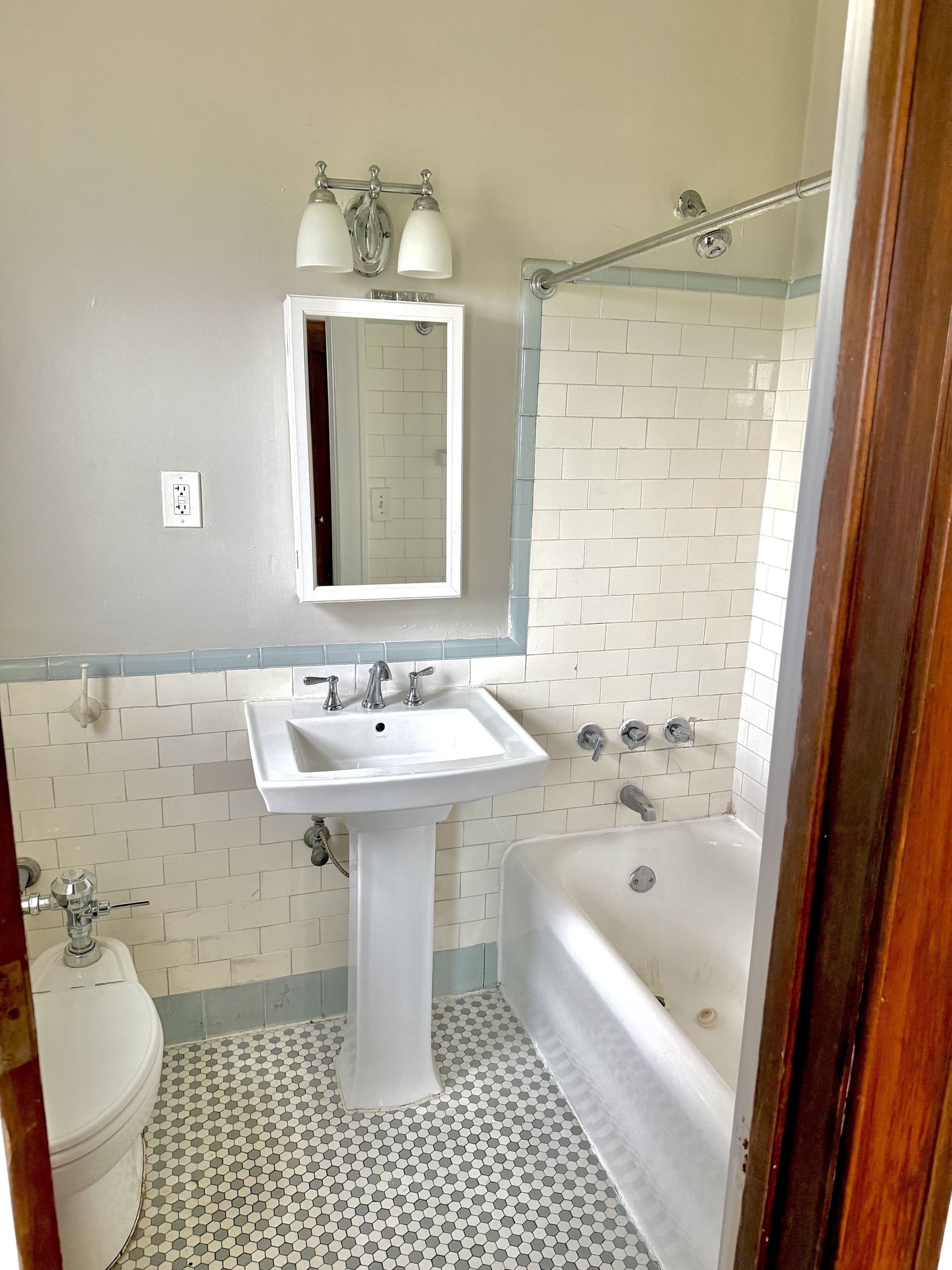 13450 Cedar Rd unit 17 – photo 2