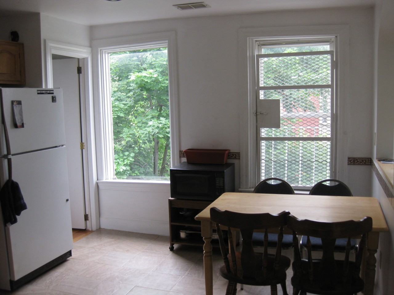 227 Heath St unit 3 – photo 4