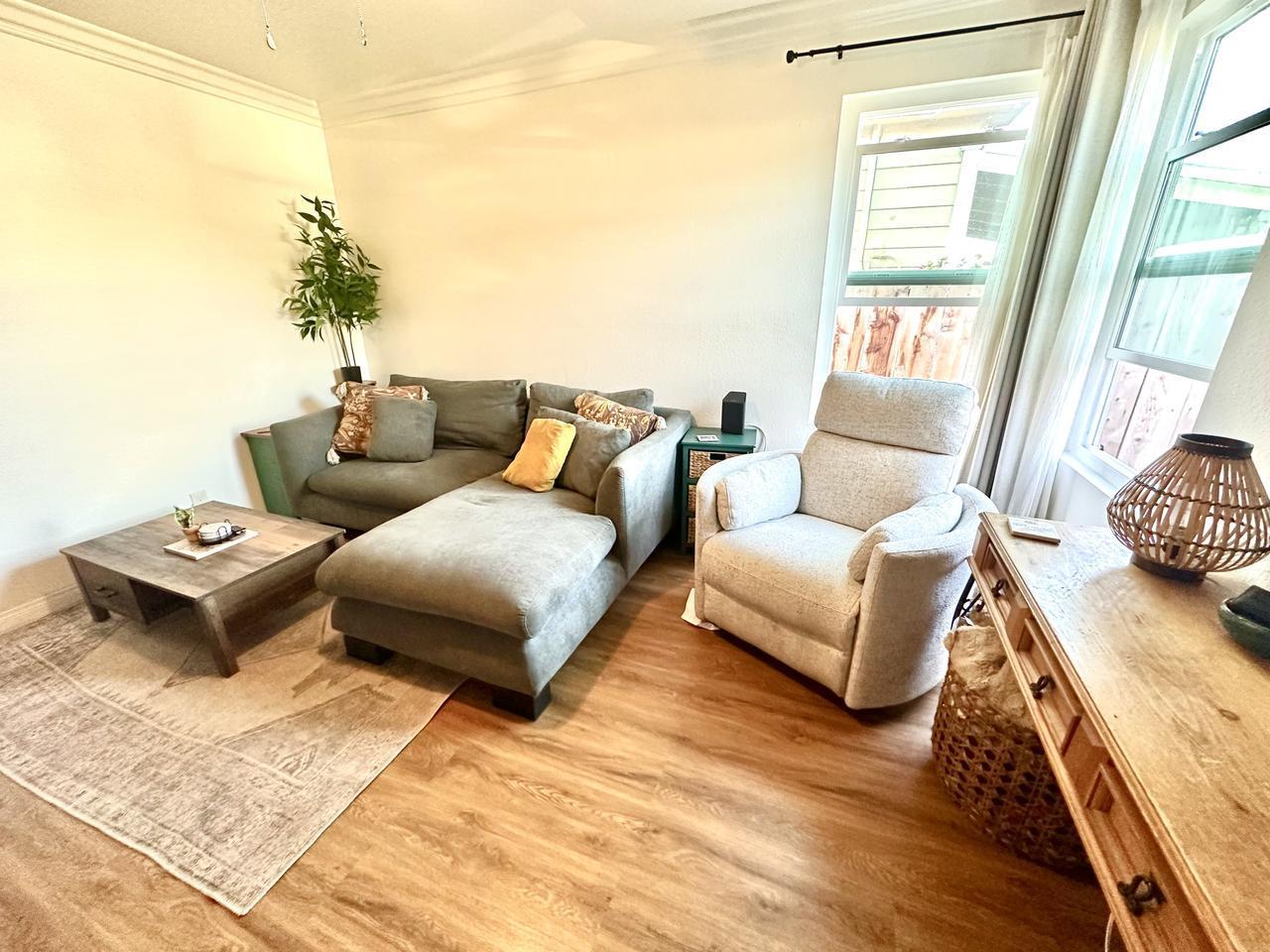 337 30th St – photo 2
