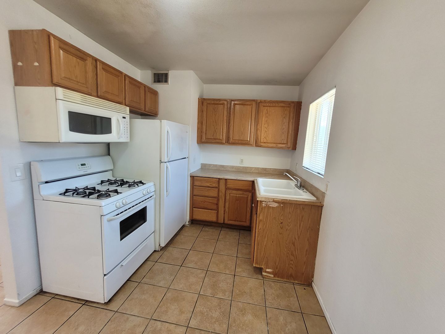 2430 S 5th Ave unit 04 – photo 3