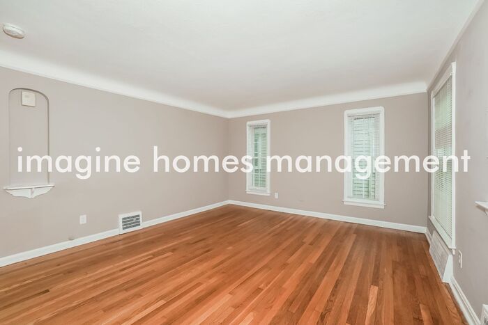 2080 Olive Ave – photo 5