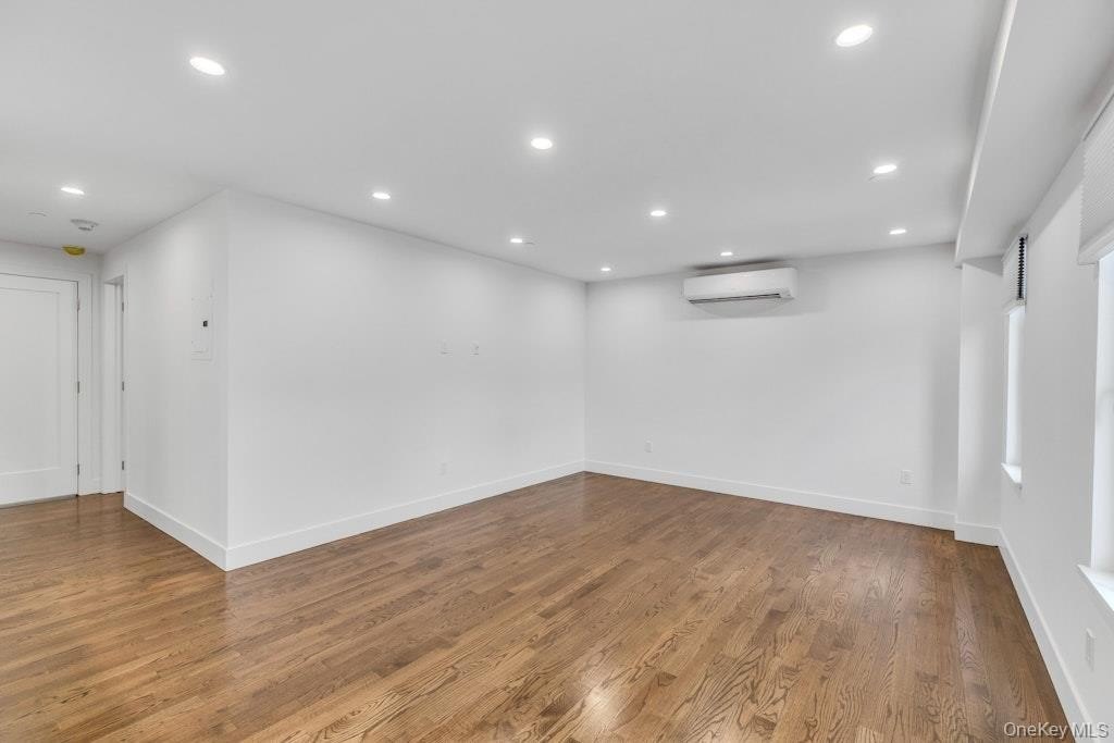 1431 Old Northern Blvd #4 – photo 5