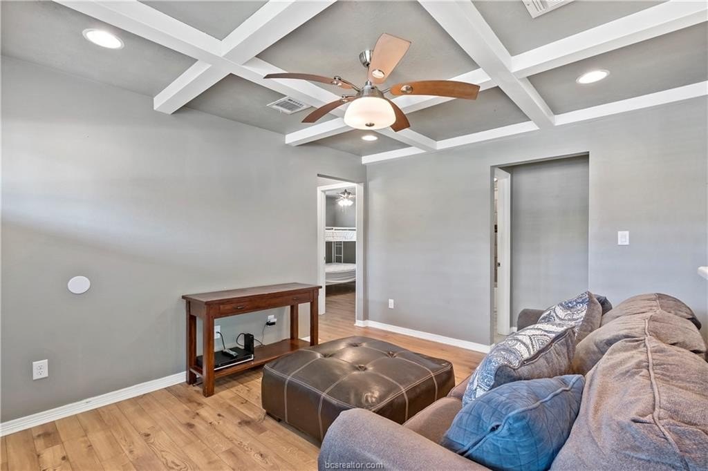 702 E William Joel Bryan Pkwy – photo 4