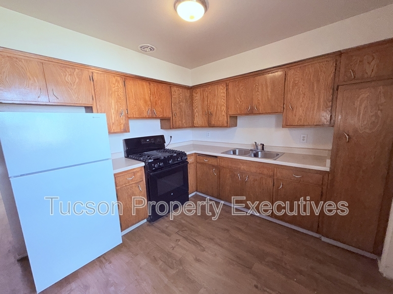 8914 S Nogales Hwy – photo 1