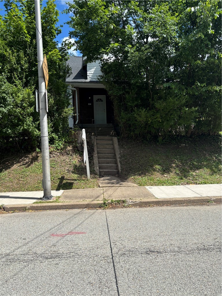 1371 Crucible St – photo 2
