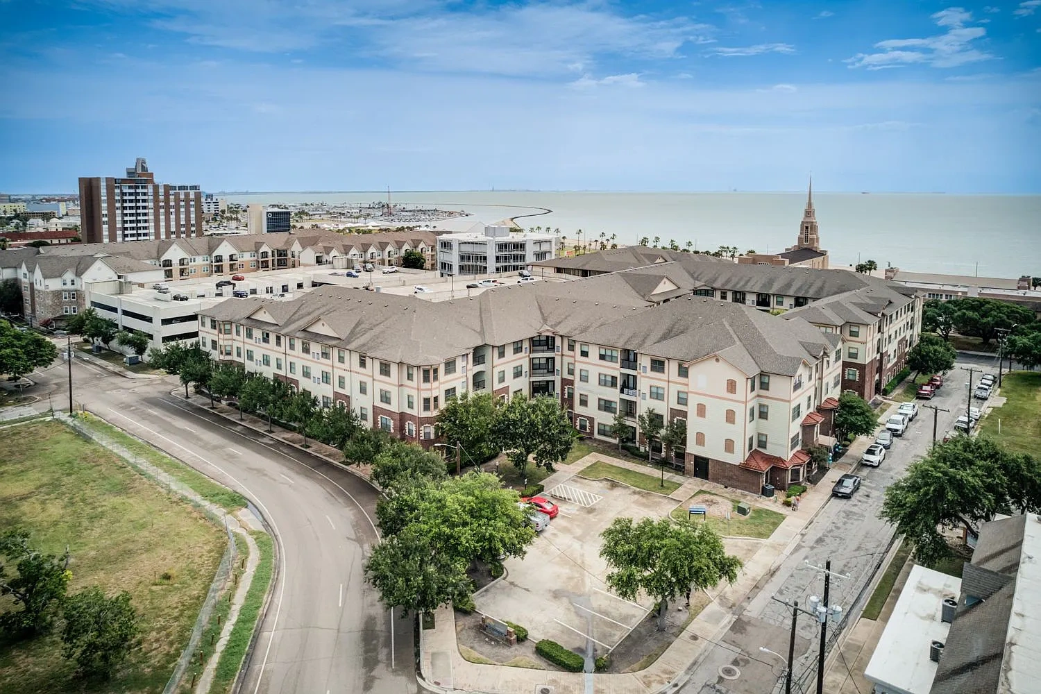 Bay Vista Apartments – photo 3